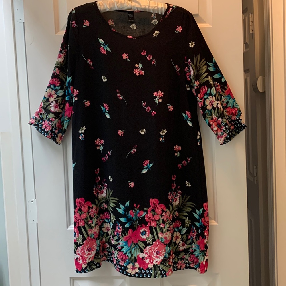 Emery Rose Large Floral Dress